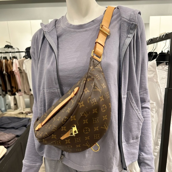 Louis Vuitton Handbags - Louis Vuitton Monogram Bumbag